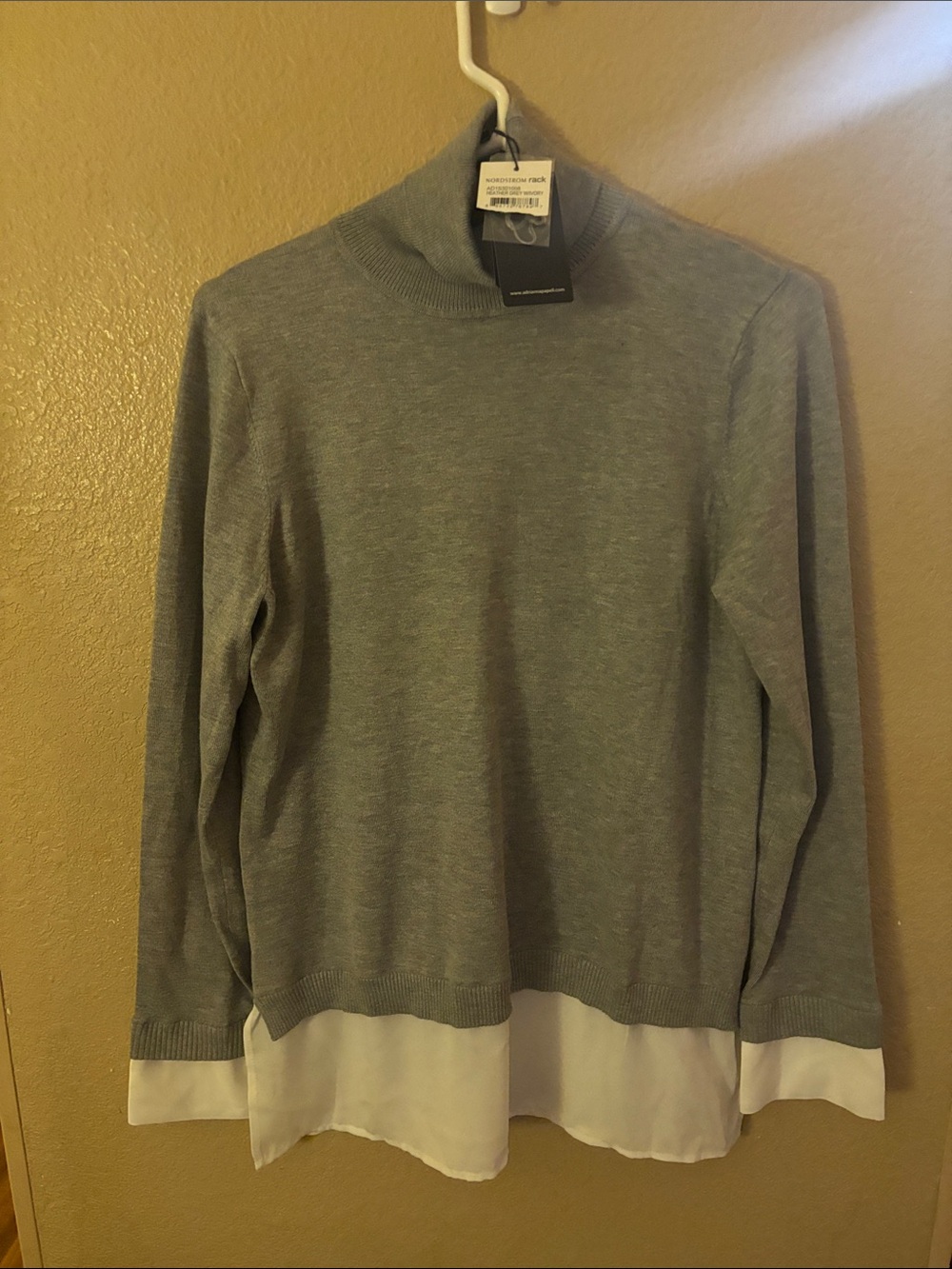Adrianna Papell Gray Turtleneck Layered-Hem Sweater with White Trim M NEW
